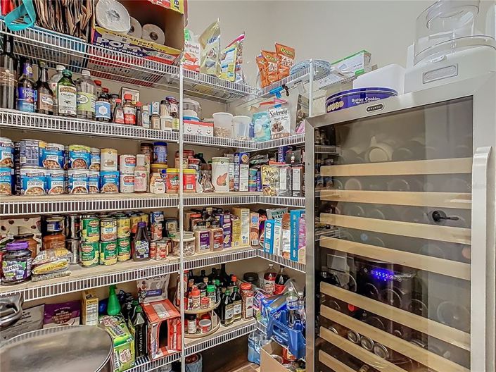 Image No.22-6 Bed Property for sale