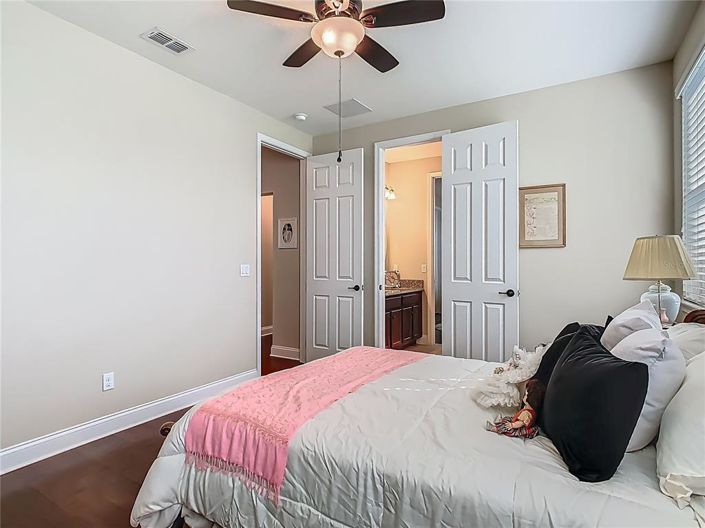 Image No.26-6 Bed Property for sale