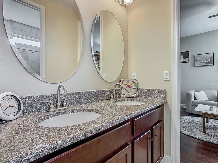 Image No.29-6 Bed Property for sale