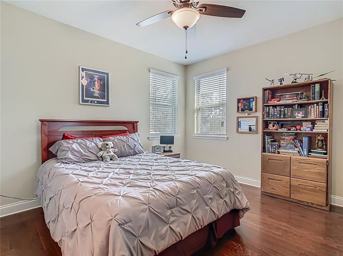 Image No.40-6 Bed Property for sale