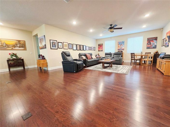 Image No.49-6 Bed Property for sale