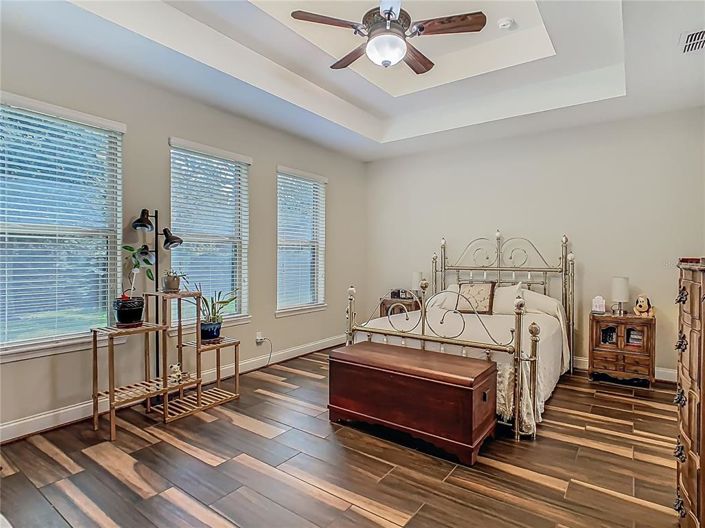 Image No.57-6 Bed Property for sale