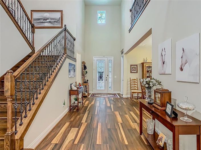 Image No.6-6 Bed Property for sale