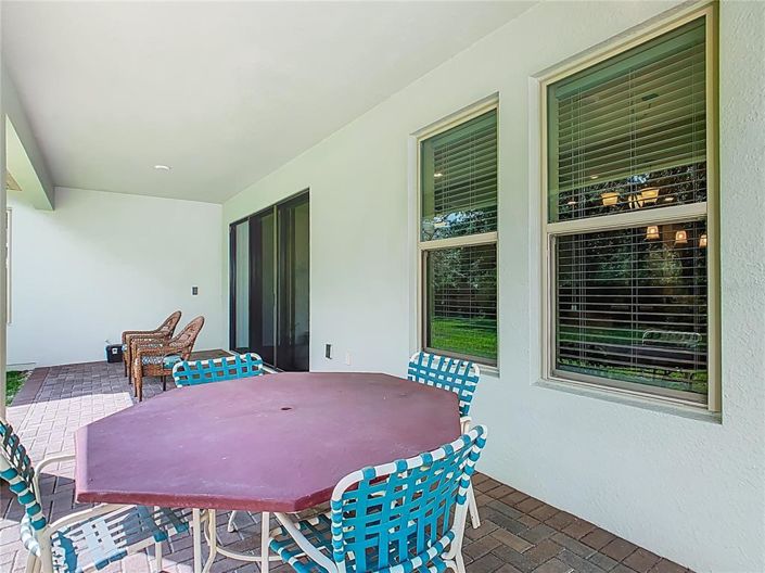 Image No.68-6 Bed Property for sale