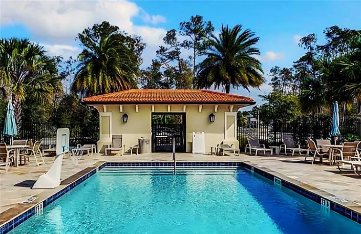 Image No.73-6 Bed Property for sale