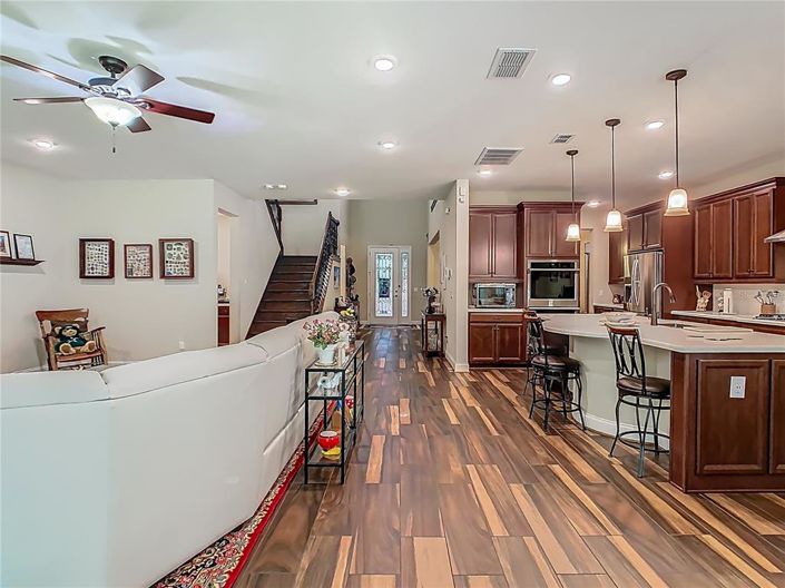 Image No.8-6 Bed Property for sale