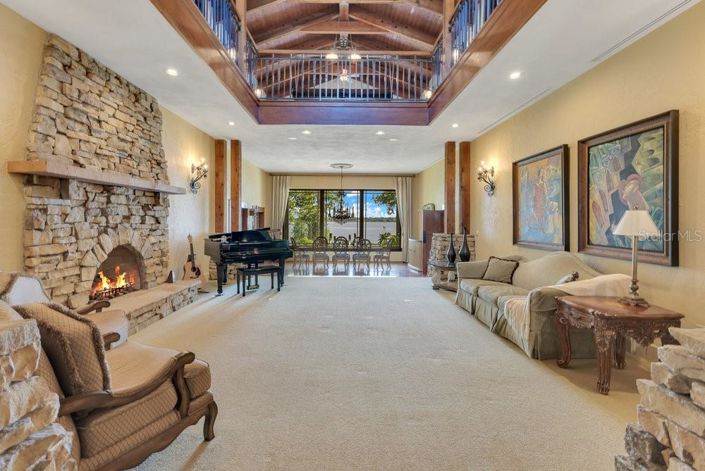 Image No.10-4 Bed Property for sale