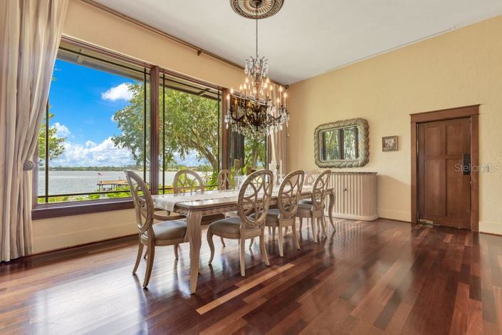 Image No.19-4 Bed Property for sale