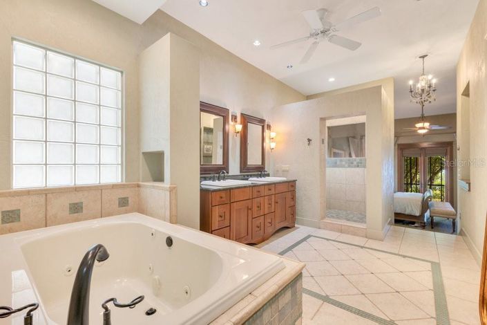 Image No.34-4 Bed Property for sale