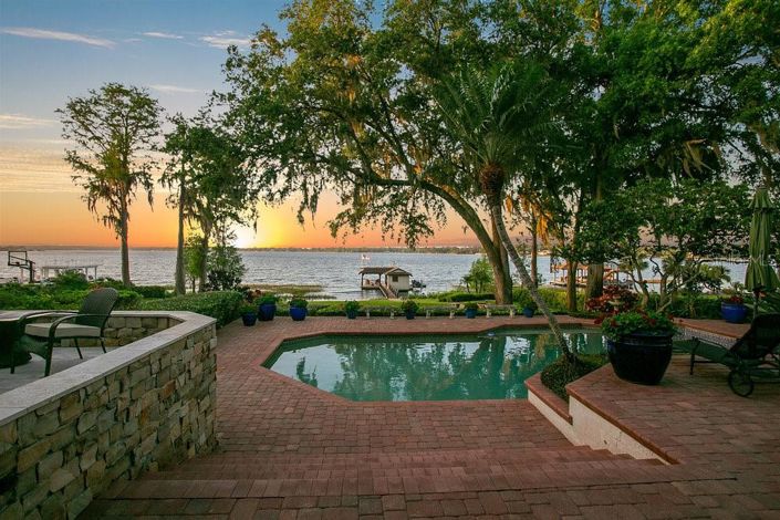 Image No.4-4 Bed Property for sale