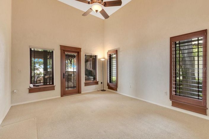 Image No.40-4 Bed Property for sale