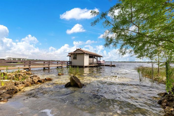 Image No.66-4 Bed Property for sale