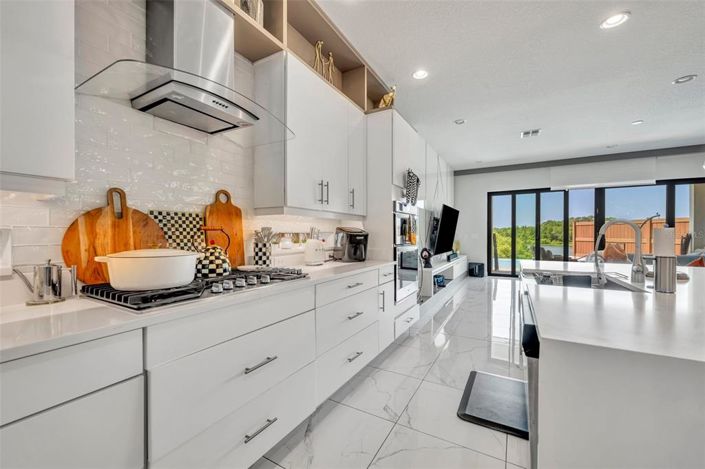 Image No.16-5 Bed Property for sale