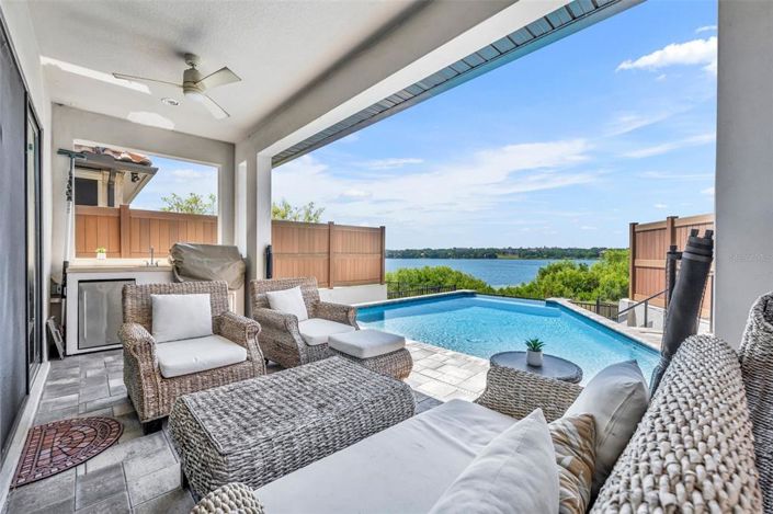 Image No.20-5 Bed Property for sale