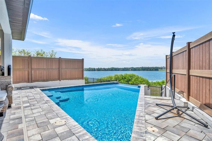 Image No.23-5 Bed Property for sale