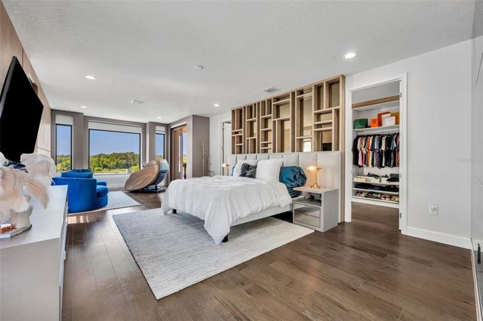 Image No.29-5 Bed Property for sale