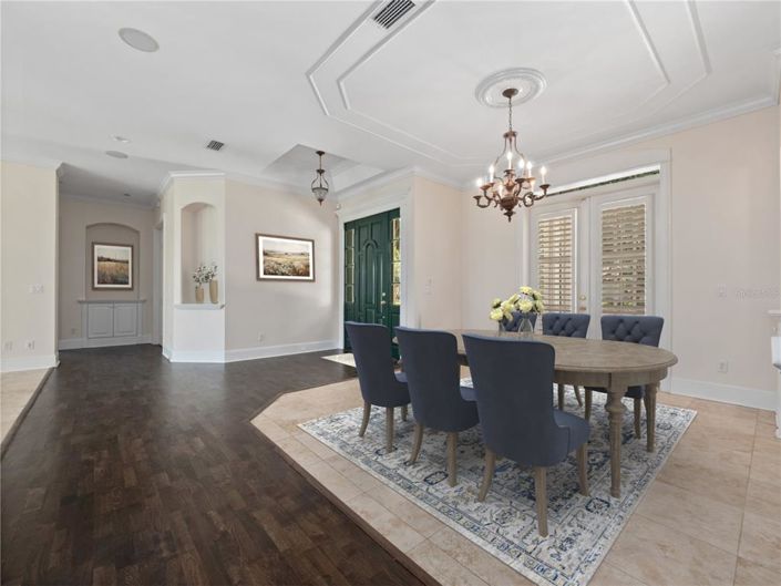 Image No.2-5 Bed Property for sale