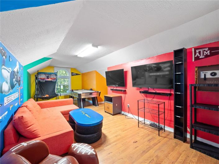 Image No.24-5 Bed Property for sale