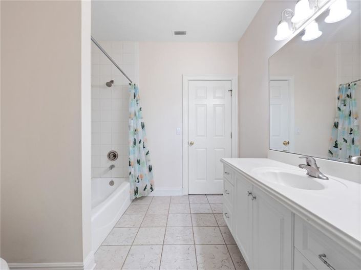 Image No.28-5 Bed Property for sale