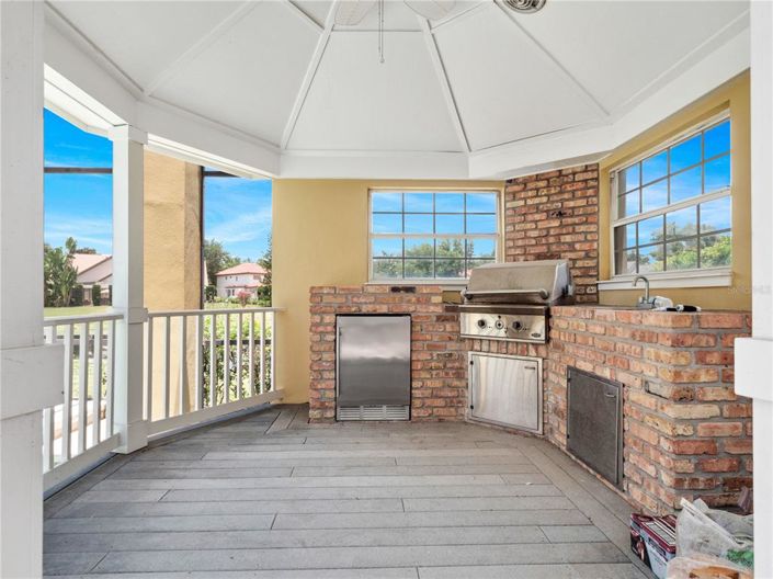 Image No.42-5 Bed Property for sale