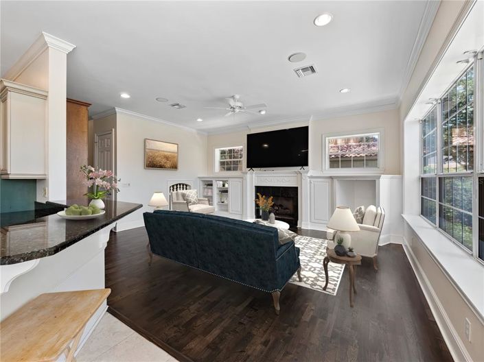 Image No.9-5 Bed Property for sale