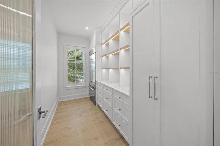 Image No.12-5 Bed Property for sale