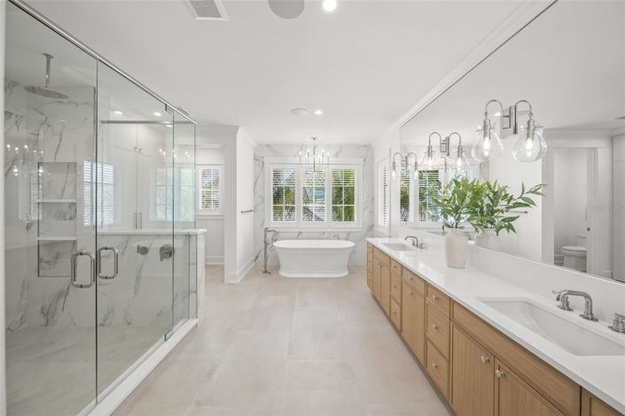 Image No.15-5 Bed Property for sale