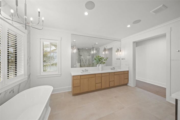 Image No.17-5 Bed Property for sale