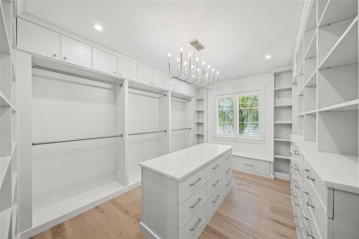 Image No.18-5 Bed Property for sale