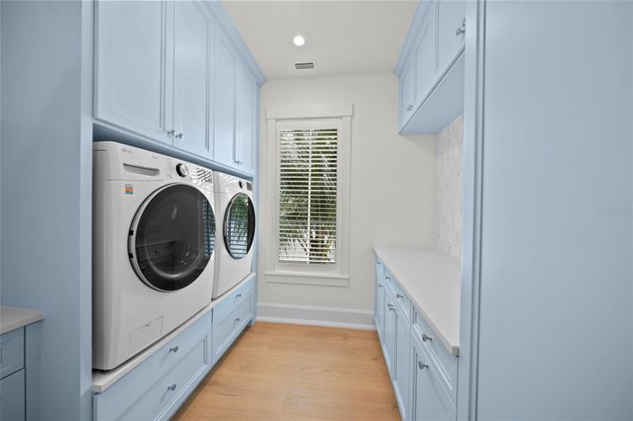 Image No.24-5 Bed Property for sale