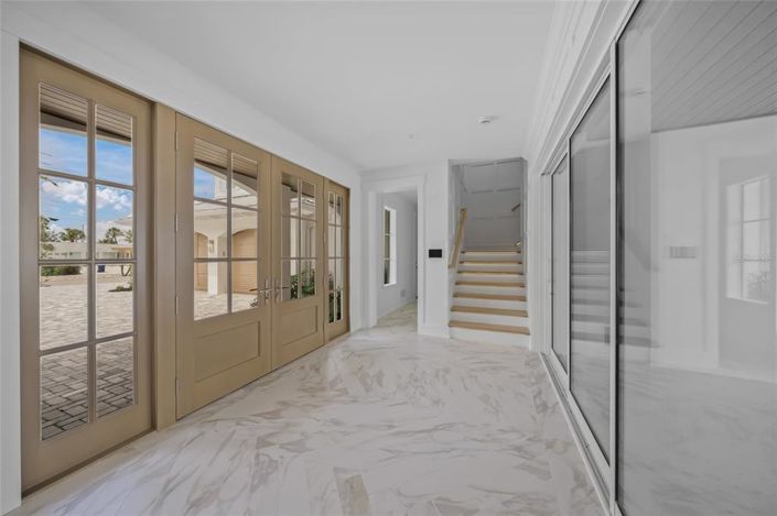 Image No.3-5 Bed Property for sale