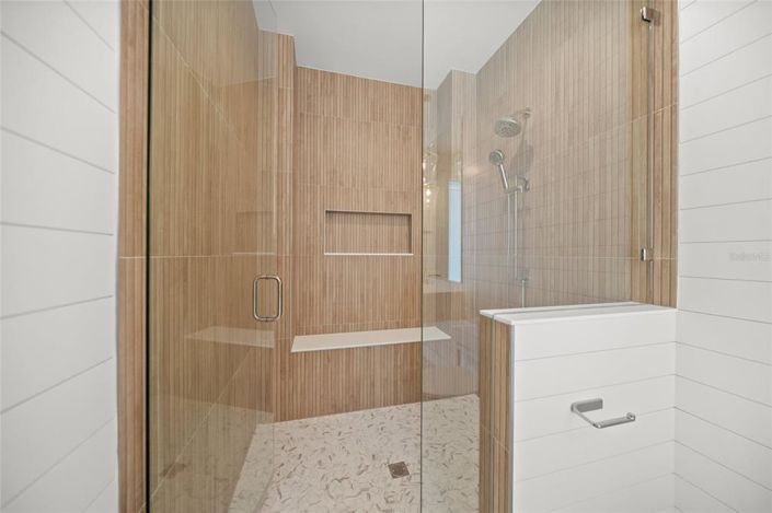 Image No.39-5 Bed Property for sale