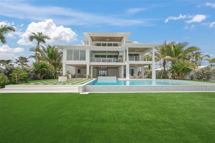 Image No.46-5 Bed Property for sale