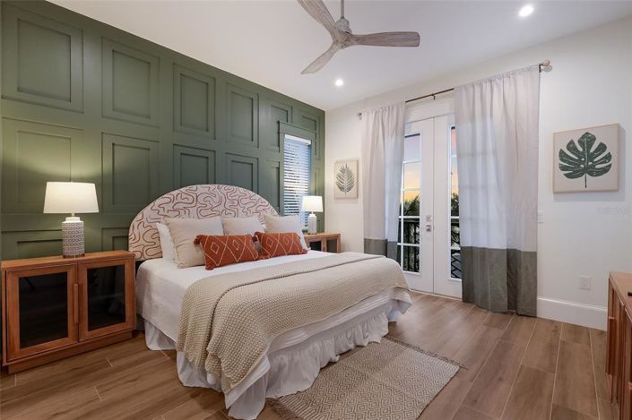 Image No.12-6 Bed Property for sale