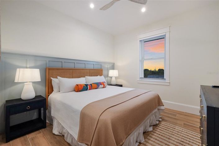 Image No.16-6 Bed Property for sale