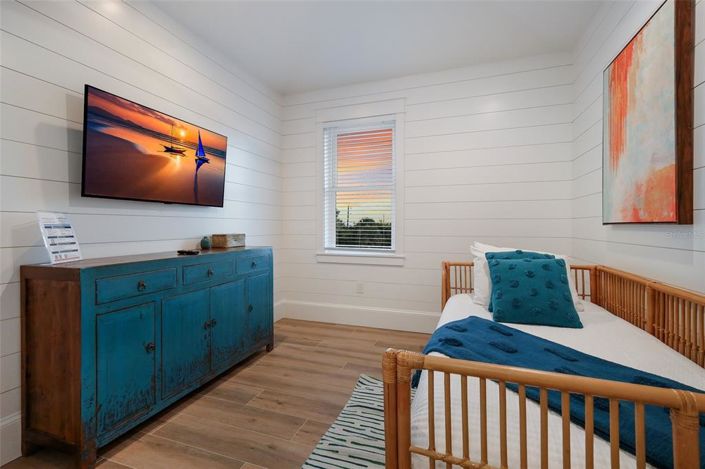 Image No.17-6 Bed Property for sale