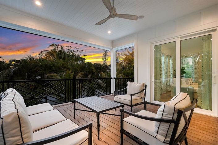 Image No.22-6 Bed Property for sale