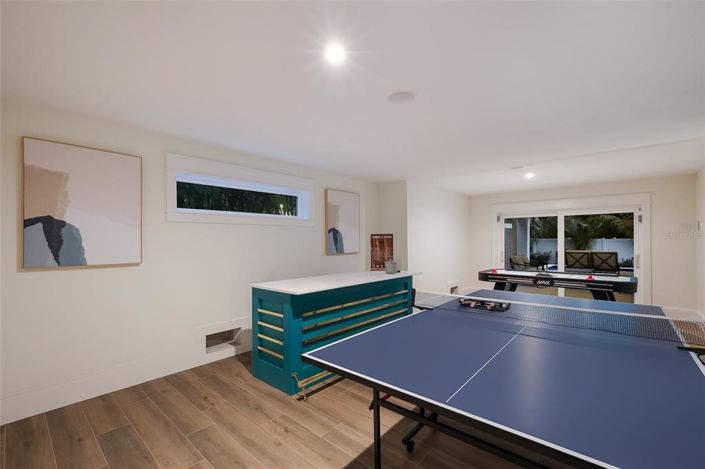 Image No.26-6 Bed Property for sale