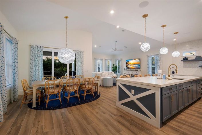 Image No.3-6 Bed Property for sale