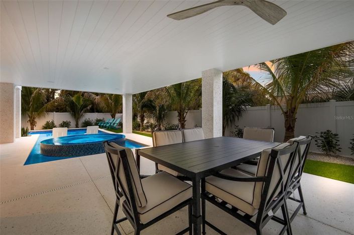 Image No.32-6 Bed Property for sale