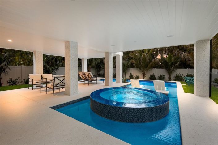 Image No.34-6 Bed Property for sale