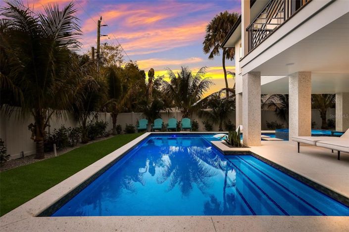 Image No.38-6 Bed Property for sale