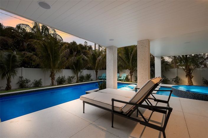 Image No.39-6 Bed Property for sale