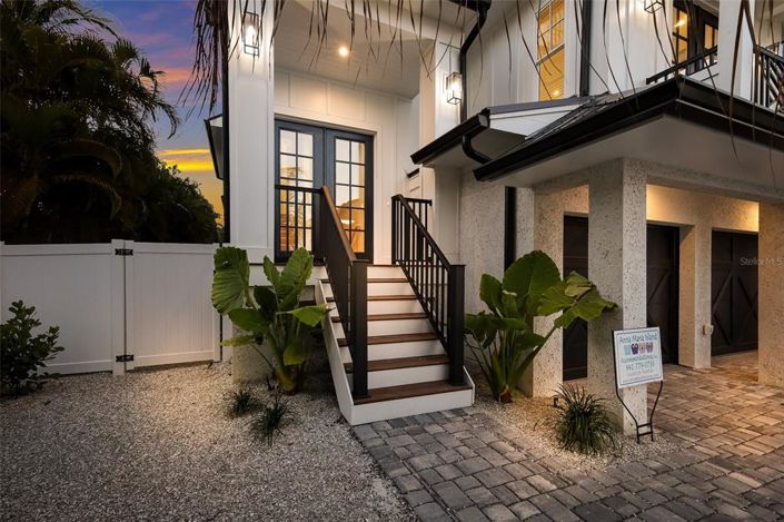 Image No.40-6 Bed Property for sale