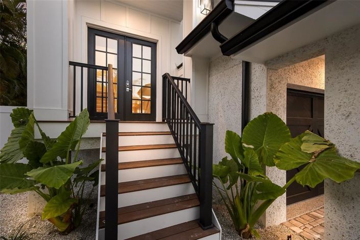 Image No.41-6 Bed Property for sale