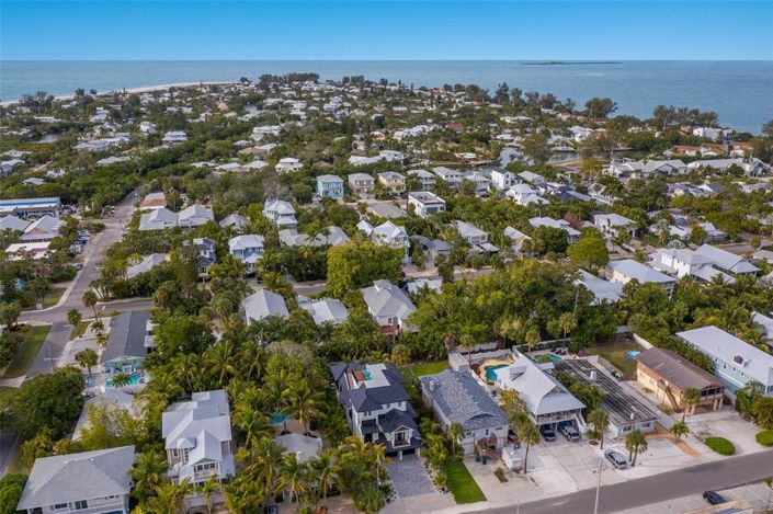 Image No.45-6 Bed Property for sale