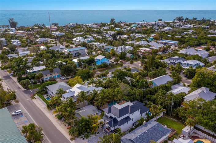 Image No.47-6 Bed Property for sale