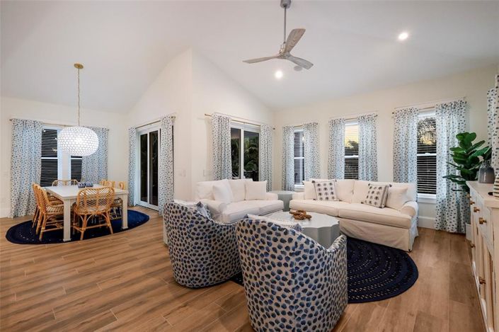 Image No.6-6 Bed Property for sale