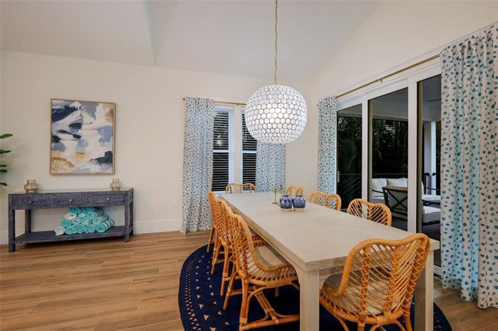 Image No.9-6 Bed Property for sale