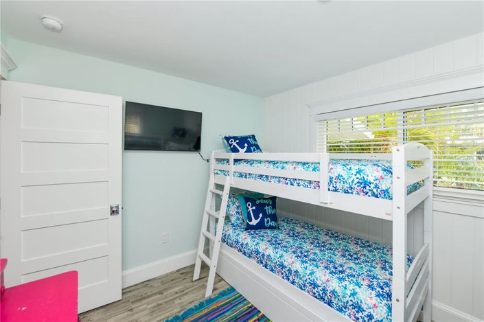 Image No.5-4 Bed Property for sale